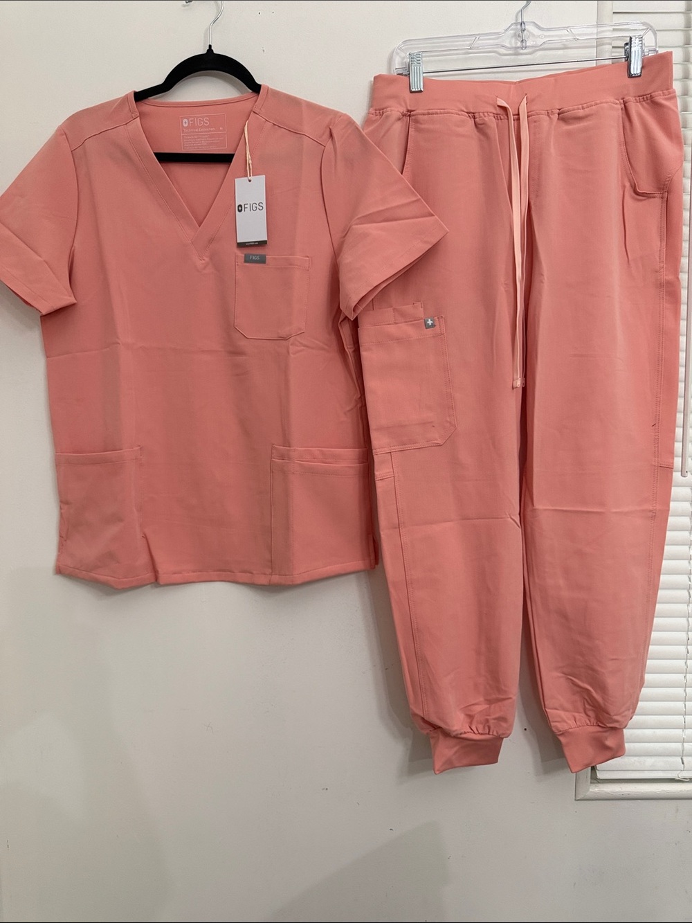 Figs Women's Two-PieceSet in Coral Pink